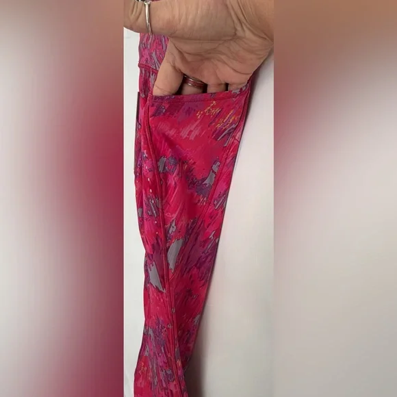 Lululemon NWT Women’s Fast And Free HR Tight 25” Pockets. Pow Pink Multi. Size 2 - Picture 9 of 16